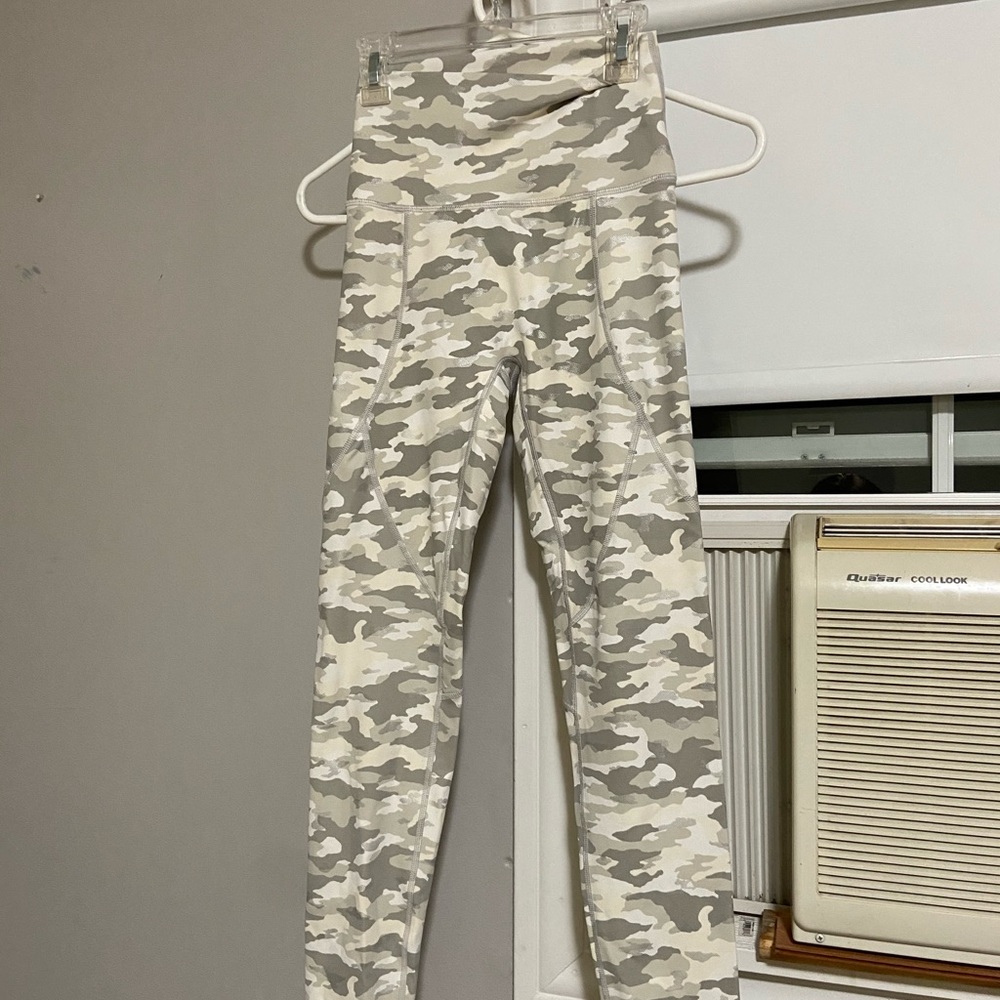Aerie Camo leggings